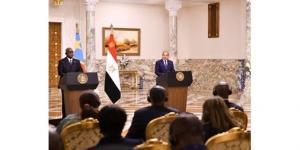 السيسي:
متمسكون
بمبادئ
القانون
الدولي
في
ملف
النيل
ونرفض
الإجراءات
الأحادية
وندعو
لاستعادة
التوافق
بين
دول
الحوض