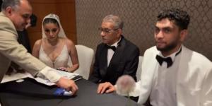 بحضور
الأهل
والأصدقاء..
سيد
رجب
يحتفل
بزفاف
نجله|
صور