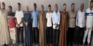 لتحقيق
أرباح..
ضبط
12
شخصًا
بتهمة
هدم
سور
مقبرتين
للاستيلاء
عليها
في
أسيوط