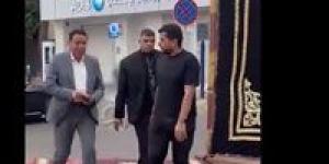 النائب
هشام
الحصري
يؤدي
واجب
العـزاء
في
الزميل
الصحفي
مصطفى
الشربيني..فيديو