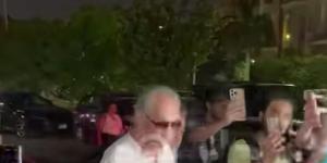 هند
      عاكف
      ومحمد
      داوود
      ولقاء
      سويدان..
      نجوم
      الفن
      يؤدون
      واجب
      العزاء
      في
      محمد
      مرزبان
