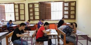 طلاب الثانوية العامة يؤدون امتحان مواد الاقتصاد والإحصاء واللغة الأجنبية الثانية غدا