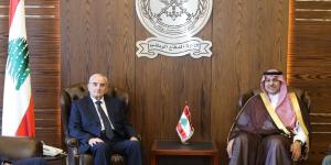 سفير
      المملكة
      في
      بيروت
      يبحث
      تعزيز
      التعاون
      مع
      وزارتي
      الدفاع
      والداخلية
      في
      لبنان