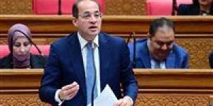 وزير
      المالية:
      موازنة
      2026/2027
      بلا
      ضرائب
      جديدة
      وتوازن
      بين
      النمو
      والحماية
      الاجتماعية