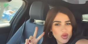 عربية
      من
      غير
      سواق
      في
      أمريكا..
      تعليق
      طريف
      من
      ياسمين
      عبد
      العزيز
      يشعل
      السوشيال
      ميديا