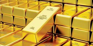  الذهب يتراجع قليلا وسط ارتفاع النفط