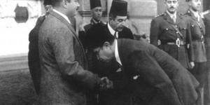 في
      ذكرى
      إلغائها،
      كم
      دفع
      الفنانون
      للحصول
      على
      ألقاب
      ملكية
      ولماذا
      اعترض
      الأزهر
      على
      لقب
      منيرة
      المهدية