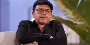 وفاة
      شقيق
      الفنان
      محمد
      هنيدي
      قبل
      لحظات
      من
      الاحتفال
      بالعرض
      الخاص
      لفيلم
      "الجواهرجي"