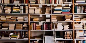 أمازون تتجه لرقمنة الكتب القديمة لتطوير الذكاء الاصطناعي
