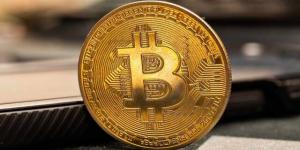 "بيتكوين" ترتفع طفيفاً إلى 63.5000 دولار