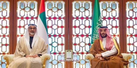 ولي العهد يلتقي ولي عهد أبوظبي