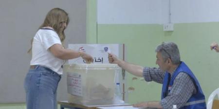 لبنان:اتصالات لوقف القصف الإسرائيلي خلال الانتخابات بالجنوب