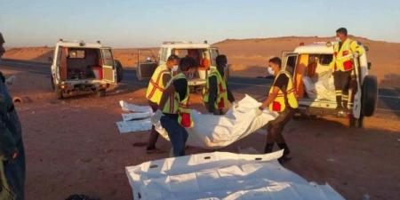 وفاة 11 مهاجرا سودانيا في حادث سير بصحراء ليبيا