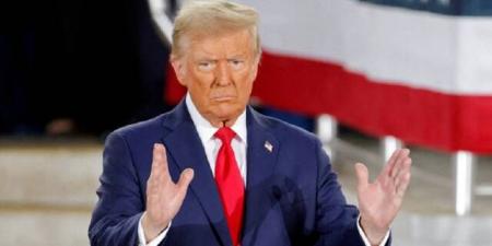 تصل إلى 100%.. ترامب يلوّح بعقوبات جمركية ضد روسيا وحلفائها