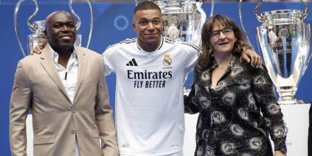 لماذا طلب مبابي أن يكون كابتن منتخب فرنسا لكرة السلة؟