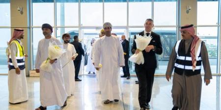 مطار أبها الدولي يستقبل أولى الرحلات القادمة من عُمان