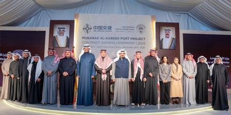 رئيس الوزراء يشهد توقيع عقد هندسة وتوريدات وبناء ميناء مبارك الكبير