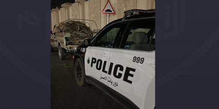 دوريات
      الأمن
      بالقصيم
      تضبط
      مخالفاً
      لنظام
      البيئة
      يعرض
      حطباً
      محلياً
      للبيع