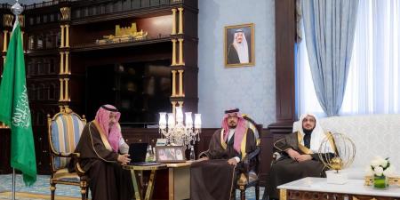 الأمير الدكتور حسام بن سعود يدشن مسجدي المتبرعين وأهالي منطقة الباحة