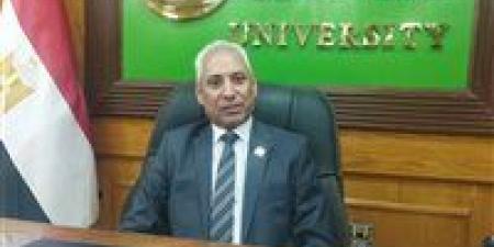 رئيس جامعة المنيا يصدر قرارا بتاجيل امتحانات منتصف الفصل غداً الخميس وتعليق الدراسة مع استمرارها عن بعد لسوء الأحوال الجوية