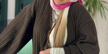 أسما
شريف
منير:
أنا
في
رحلة
صعبة
وكل
ما
أطهر
نفسي
بحس
اني
غريبة
عن
اللي
حواليا