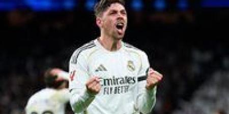 الريال
      ضد
      غيرونا..
      فيديريكو
      فالفيردي
      يسجل
      الهدف
      الأول
      لـ
      ريال
      مدريد
      في
      مرمى
      جيرونا
      بالدوري
      الإسباني