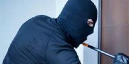 حارس
      العقار
      سقط
      في
      الفخ..
      سرقة
      2800
      جنيه
      إسترليني
      من
      شقة
      ببولاق
      الدكرور