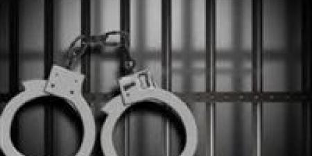 لمنعها
      من
      الذهاب
      لوالدتها..
      حبس
      عامل
      أنهى
      حياة
      طفلته
      ضربا
      بالطالبية