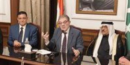 خلال
لقائه
بمجلس
القبائل
العربية
والعائلات
المصرية..
رئيس
الوفد:
سقوط
إيران
الخطر
الأكبر
الذي
يهدد
المنطقة
العربية
ودول
الخليج