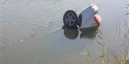 طفلان
      وسيدة..
      مصرع
      3
      أشخاص
      في
      سقوط
      سيارة
      بنهر
      النيل
      بسوهاج