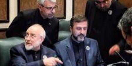 إعلام
      إيراني: واشنطن
      تقبل
      "خطة
      النقاط
      العشر"
      كأساس
      لإنهاء
      الحرب
      مع
      طهران