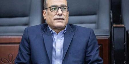 مصطفى
      عزام:
      لا
      يحق
      للأهلي
      اصطحاب
      خبير
      صوتيات
      والاستماع
      للفار
      بضوابط