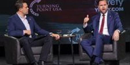 "تقتلون
الأطفال"..
صرخة
محتج
تُقاطع
خطاب
"فانس"
في
جامعة
جورجيا
(فيديو)