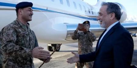 قائد الجيش الباكستاني يصل طهران ضمن جهود الوساطة بين واشنطن وطهران