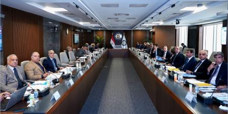 غازتك:
استثمارات
المشروعات
الجاري
تنفيذها
1.9
مليار
جنيه
وتوسع
الشبكة
لـ
302
محطة