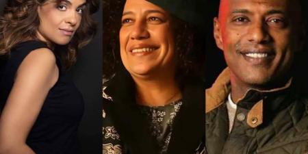 سماء
إبراهيم
وأمير
صلاح
الدين
ويارا
جبران
أعضاء
لجنة
تحكيم
أفلام
الورش
بـ
مهرجان
أسوان