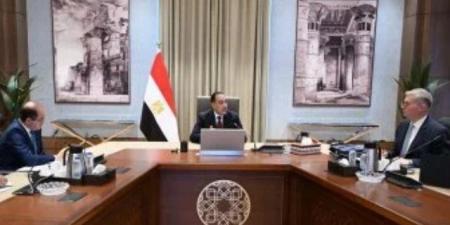 رئيس الوزراء يتابع موقف ترشيد استهلاك المواد البترولية فى المشروعات الحكومية