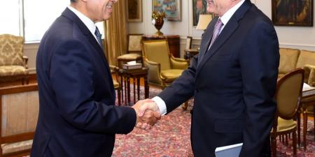 وزير
      الخارجية:
      التفاوض
      والحوار
      هما
      السبيل
      الوحيد
      لإنهاء
      حرب
      إيران