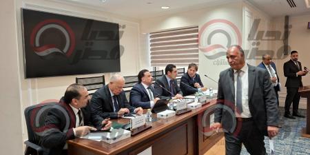 بحضور
      الوزير..
      انطلاق
      اجتماع
      رياضة
      النواب
      لمناقشة
      استعدادات
      المنتخب
      الوطني
      لخوض
      منافسات
      كأس
      العالم
      المقبلة