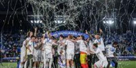 بمشاركة
      لاعب
      مصري..
      ريال
      مدريد
      يتوج
      بطلاً
      لدوري
      أبطال
      أوروبا
      للشباب