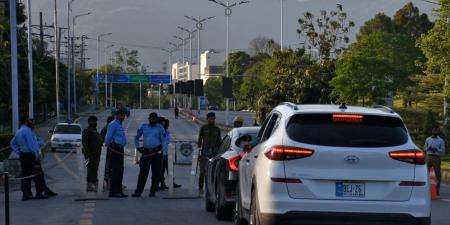 بالصور..
      إجراءات
      أمنية
      مشددة
      في
      إسلام
      آباد
      ترقبا
      لجولة
      مفاوضات
      بين
      واشنطن
      وطهران