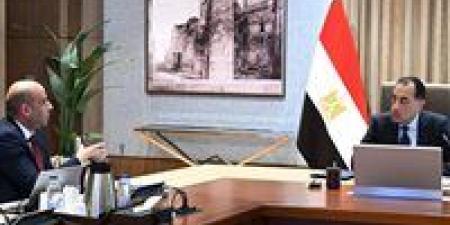 رئيس
      الوزراء
      يلتقي
      وزير
      العمل
      لاستعراض
      عدد
      من
      ملفات
      عمل
      الوزارة