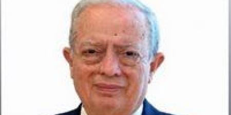 نائب
      رئيس
      الوزراء
      يهنئ
      رئيس
      الجمهورية
      بذكرى
      عيد
      تحرير
      سيناء