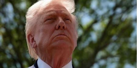 ترامب:
      إيران
      تنهار
      مالياً
      وتعاني
      من
      شح
      السيولة
      وتطالب
      بفتح
      مضيق
      هرمز
      فوراً