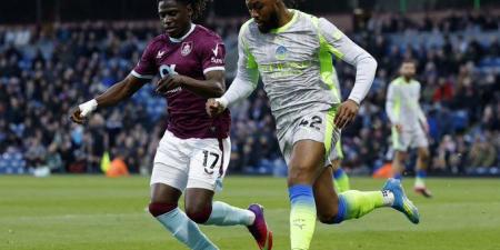 بيرنلي
      ضد
      مان
      سيتي..
      ملخص
      اهداف
      ونتيجة
      مباراة
      مانشستر
      سيتي
      وبيرنلي
      في
      الدوري
      الإنجليزي
      الممتاز
      بعد
      مرور
      85
      دقيقة