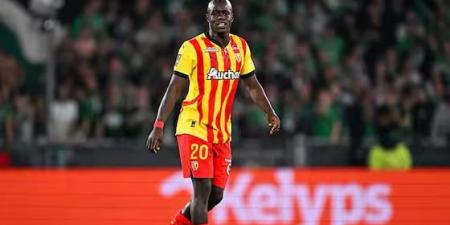 الهلال والنصر يتنافسان على خطف “سار” مدافع لانس الفرنسي في صفقة انتقال حر