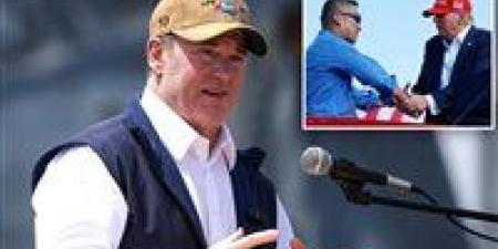 بقرار
      فوري..
      إقالة
      وزير
      البحرية
      الأمريكي
      في
      أحدث
      موجة
      رحيل
      بإدارة
      ترامب