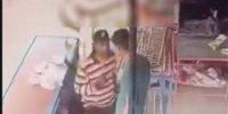 رفض
      إعطائه
      جوال
      فارغ..
      ميكانيكى
      يعتدي
      على
      عامل
      بمخبز
      بسلاح
      أبيض
      في
      بورسعيد