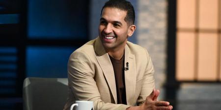 هاني
      حتحوت:
      أتعامل
      بهدوء
      وثقة
      في
      هذه
      الفترة
      وسأعود
      أقوى