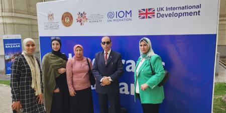 إبداع بأيادٍ مصرية.. خريجات مراكز التدريب المهني بوزارة العمل يعرضن منتجاتهن في بازار بوسط القاهرة